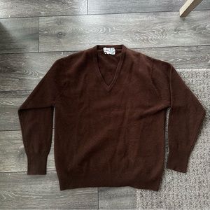 Brown v-neck 100% lambswool sweater